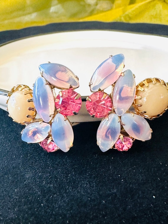 Pink Rhinestone Opalescent Givre Clip On Earrings 