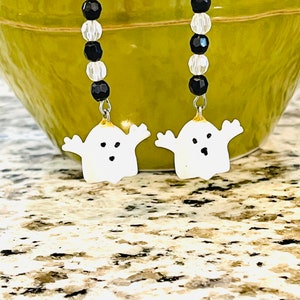 Halloween Ghost Earrings Plastic Beads Drop Dangle Silver Tone Ear Wire For Pierced Ears