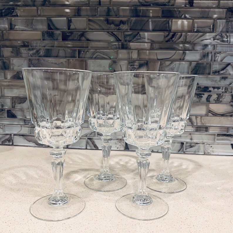 Vintage Mismatch Water Goblets Glass Stemware Pink Luminarc Wine And Crystal Wine Goblets Set Of 4 Clear and 2 Pink Luminarc Rosaline Swirl