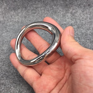 Curved cock ring -  France