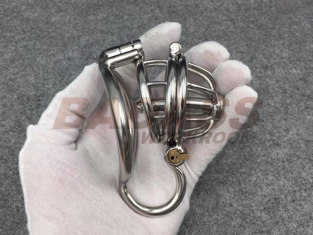 Personalice la jaula de castidad de acero inoxidable / titanio BA-08 con  anillo de base con bisagras -  España