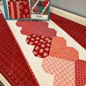 Let's Play Hearts Table Runner Kit