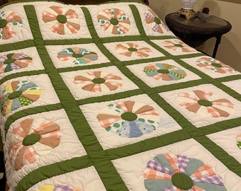 Dresden Plate handmade PEI quilt 70” x 82”