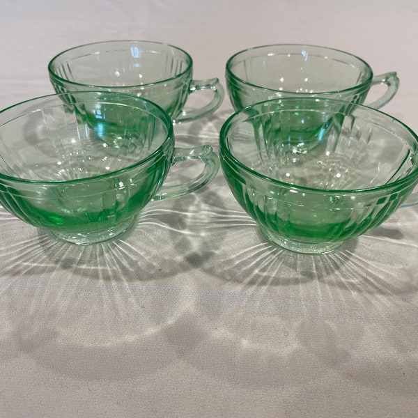 Set of 4 Vintage 1930s Uranium  Glass cups