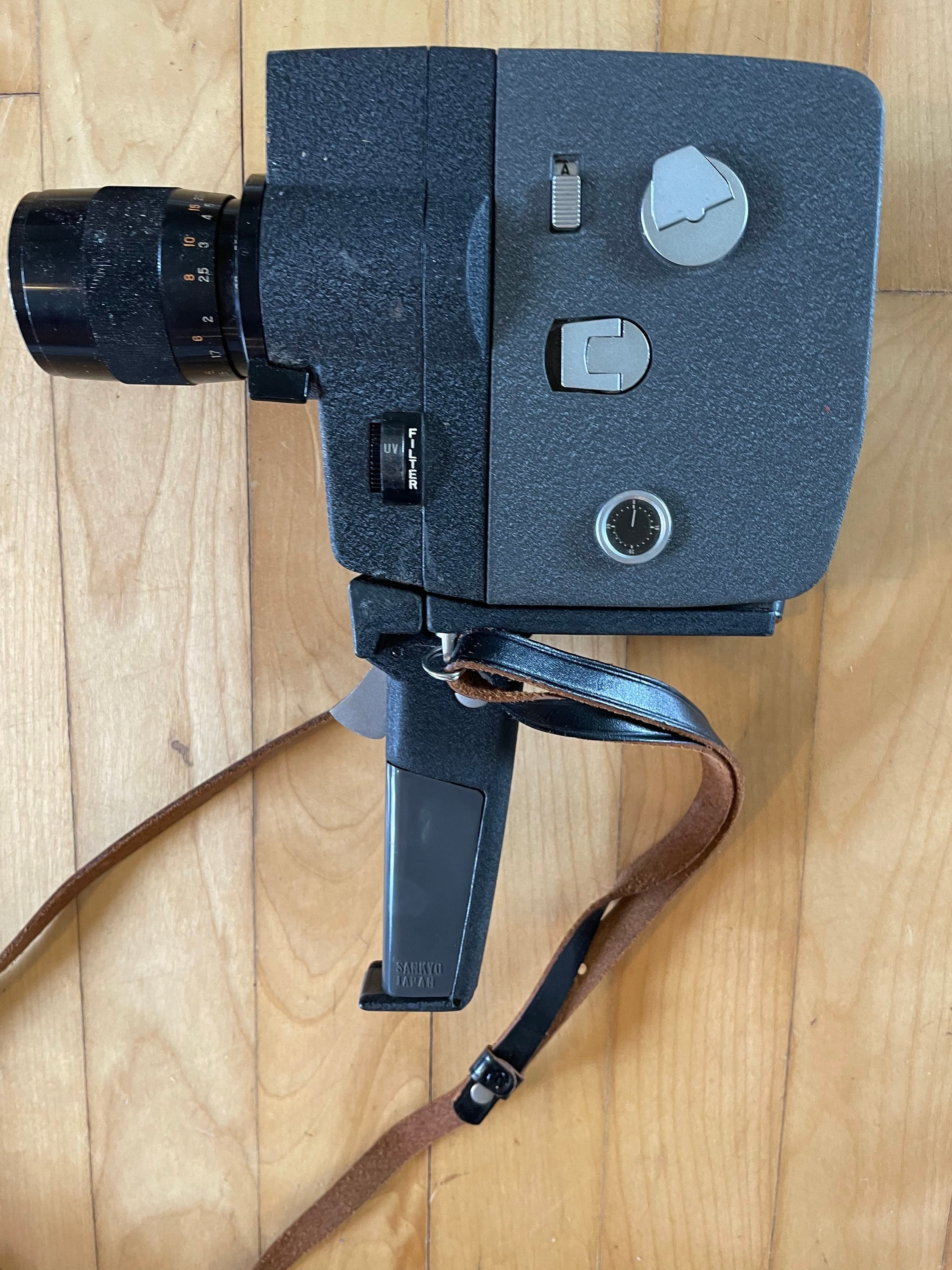 Vintage Sankyo 8-Z Auto Zoom Movie Camera With Instruction