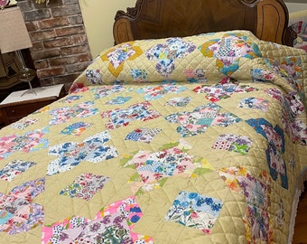 Beautiful Hand Made  Quilt new never used