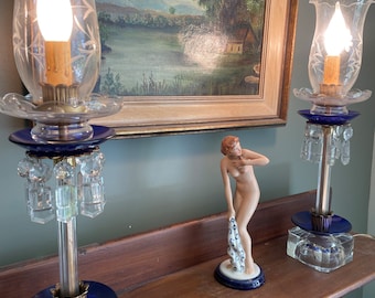 Vintage Art Deco mantle / boudoir crystal lamps in good condition..