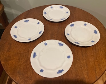 A nice lot of 4 early Chelsea sandwich or dessert plates in good condition