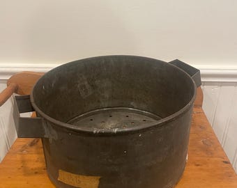 Antique Tin Colander Pot with Handles – Primitive Farmhouse Kitchen Strainer – Early 1900s Tinned Steel Draining Vessel – Rustic Decor