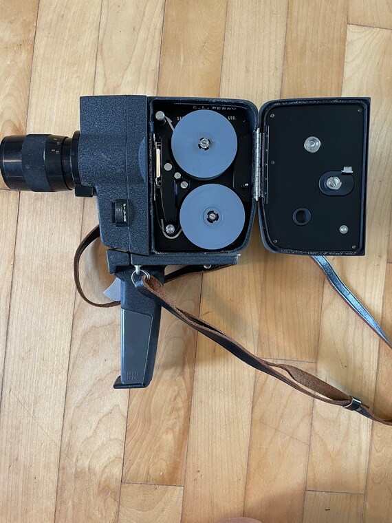 Vintage Sankyo 8-Z Auto Zoom Movie Camera With Instruction Book