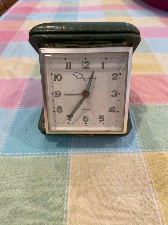 A Wonderful Vintage Ingraham Travel Alarm Clock With a Luminous