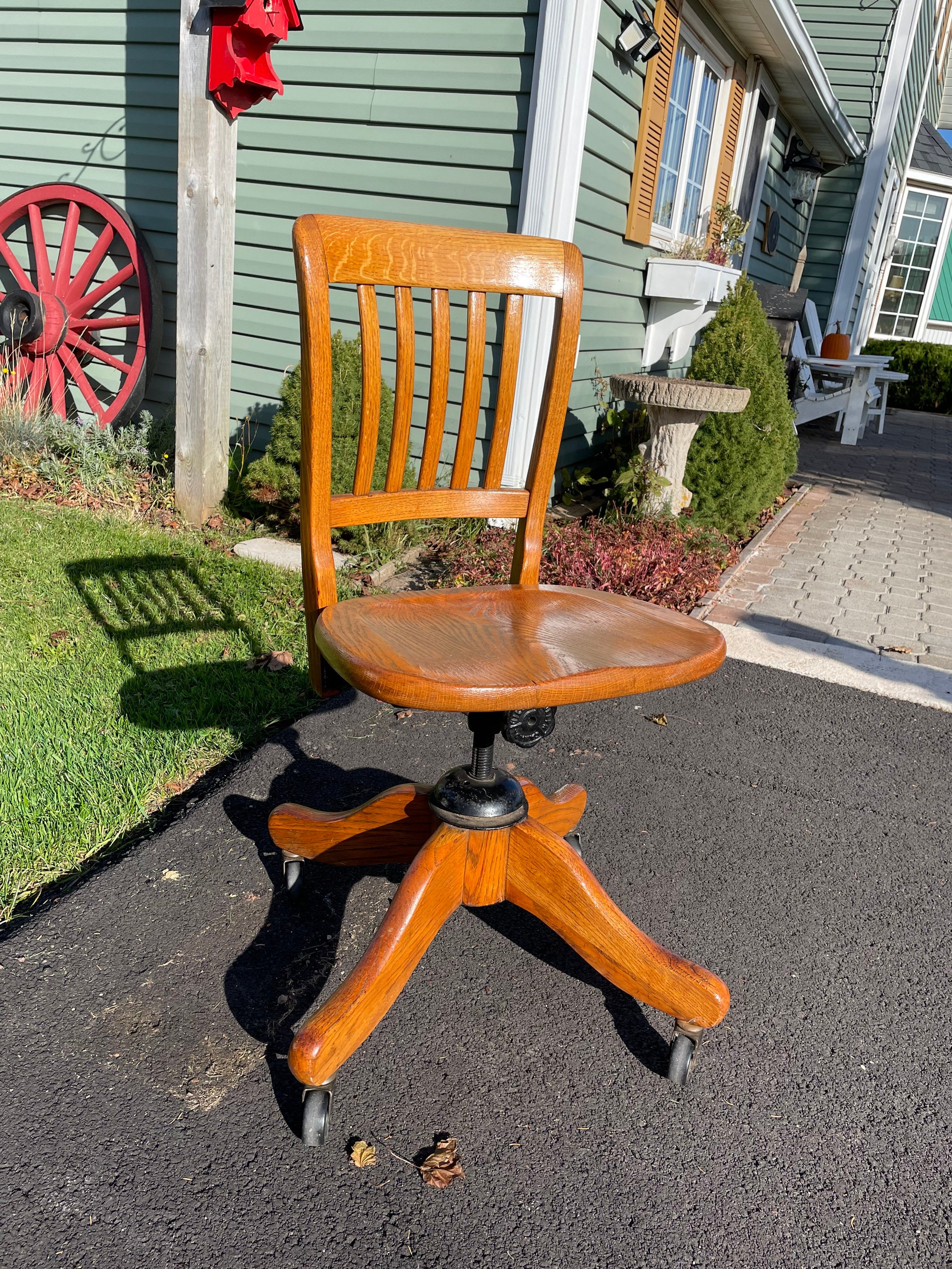 1930s H. Krug Furniture Company Mission Style Oak Chair With -  India
