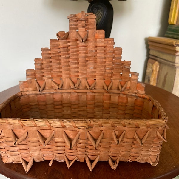 Hand made native ash undyed comb basket - c. 1960s