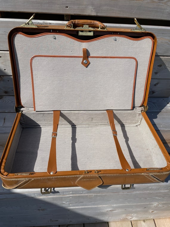 Real leather  valise or suitcase - image 7