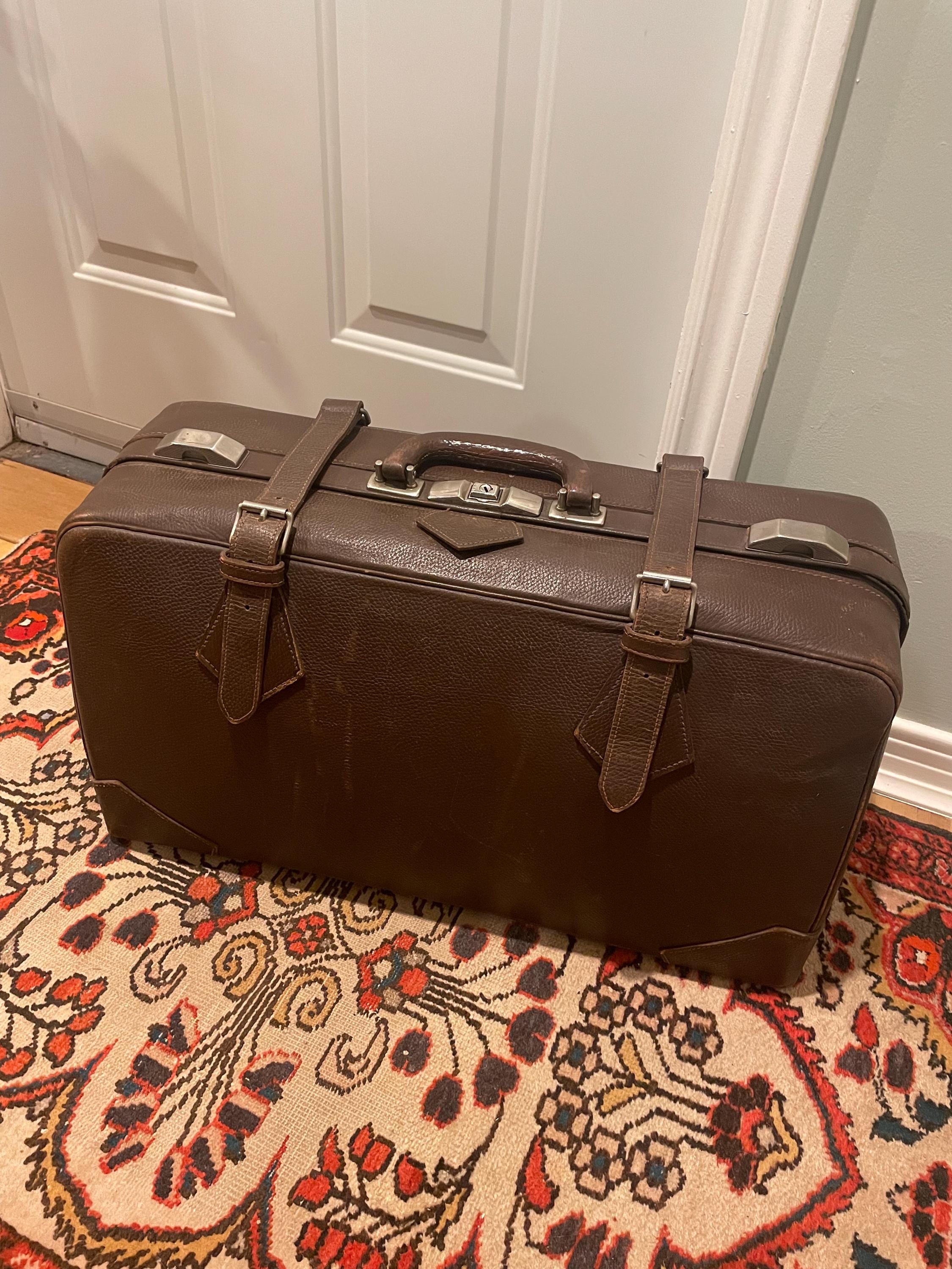 Set Valise Vintage Avec étiquette D'époque, Couleur Marron