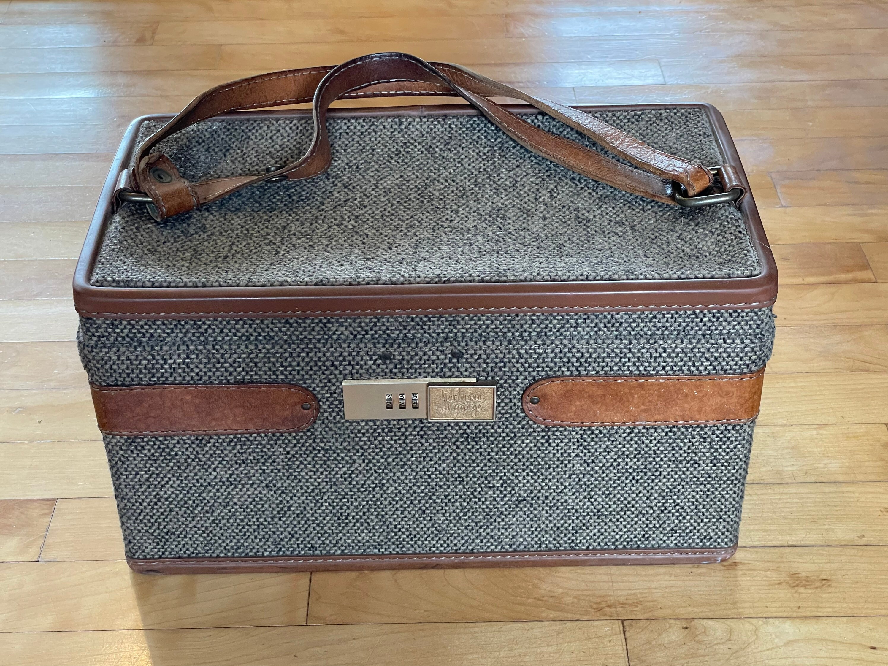 Hartman Luggage 24x18x7 Tweed & Belting Leather Vintage Travel