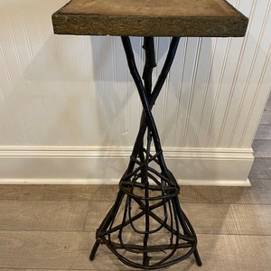 Mi'kmaq Twig-tafel uit het midden van de jaren 1900 in goede originele staat.