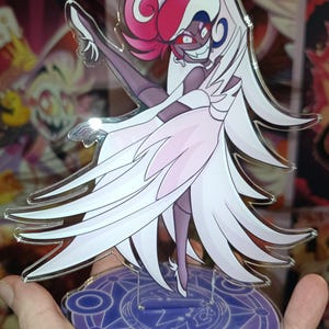Akrylowa podstawka Ballerina Velvette ~Wersja standardowa i wirująca~ - (Hazbin Hotel Fanmerch)