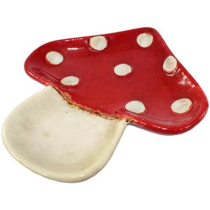 Red and Brown Mushroom Plate – 6.69&quot;x7.5&quot; Ceramic Woodland Dish | Cottagecore Decor, Trinket Tray, Nature-Inspired Gift