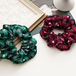 Christmas Scrunchies, Plaid Winter Christmas Scrunchies, Holiday Scrunchies Red Green, Flannel Scrunchies, Christmas Gifts