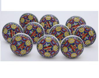 Handgeschilderde keramische kastknoppen: vintage shabby-chic ladegrepen