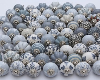 Handgeschilderde keramische kastknoppen: vintage shabby-chic ladegrepen