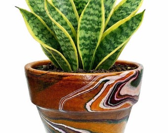 Cache-pot en terre cuite marbré à la main – Décoration artisanale unique en son genre