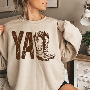Y&#39;all Boots - Sweatshirt GD, Cute Cowgirl Country Aesthetic, Southern Girl Tee, Nashville Shirt, Cowgirl Boots shirt, Cute Rodeo shirt