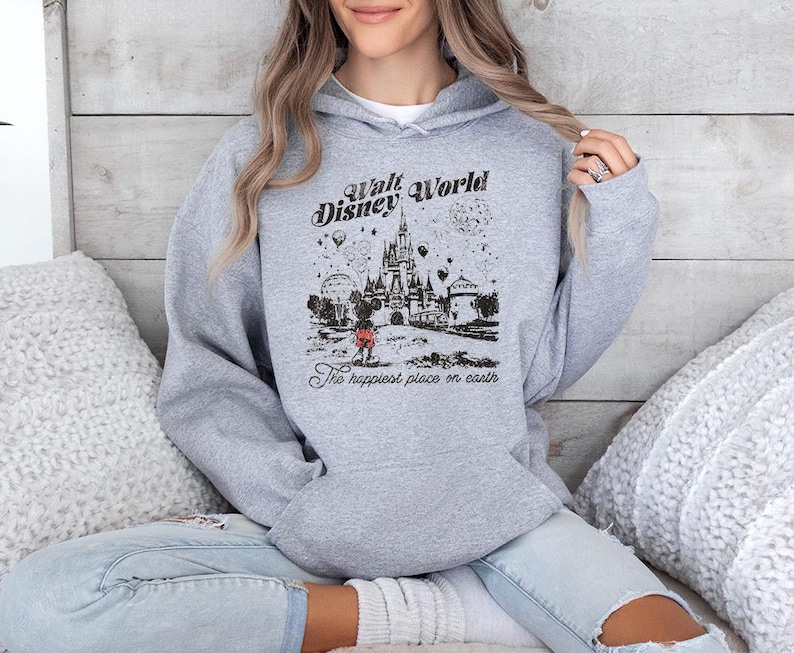 Vintage BTW glücklichster Ort der Welt - Hoodie GD, Disneyworld Shirt, Disneyland Shirt, Disney Girls Trip, süße Disney Shirts Bild 2