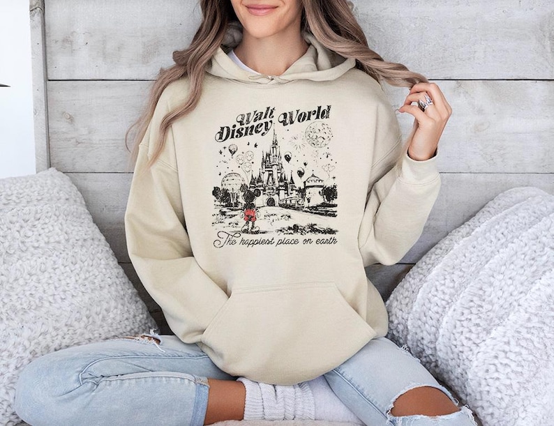 Vintage BTW glücklichster Ort der Welt - Hoodie GD, Disneyworld Shirt, Disneyland Shirt, Disney Girls Trip, süße Disney Shirts Bild 1