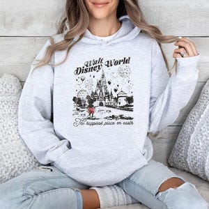 Vintage BTW glücklichster Ort der Welt - Hoodie GD, Disneyworld Shirt, Disneyland Shirt, Disney Girls Trip, süße Disney Shirts Bild 3