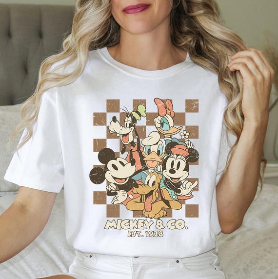 トップス Vintage Micky&Co. Pop Out T Shirt Vintage Mickey and Co (brown) - Comfort Colors, Retro Disneyworld