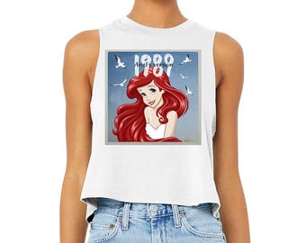 I1989 Versión de Ariel (B) - Camiseta sin mangas estilo racerback corta, camiseta de la princesa Ariel de Disney, camiseta Disney Girl Trip, camiseta de la sirena Ariel, camiseta de Ariel de Disney