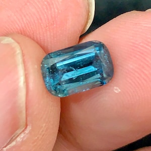 2.75 CT’s natural indigo blue  tourmaline