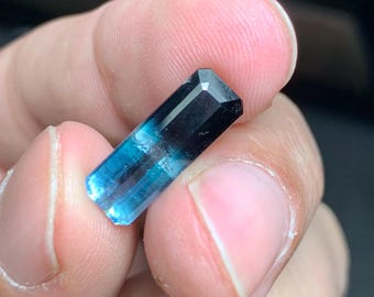 4カラットのインディコライトバイカラートルマリンロット