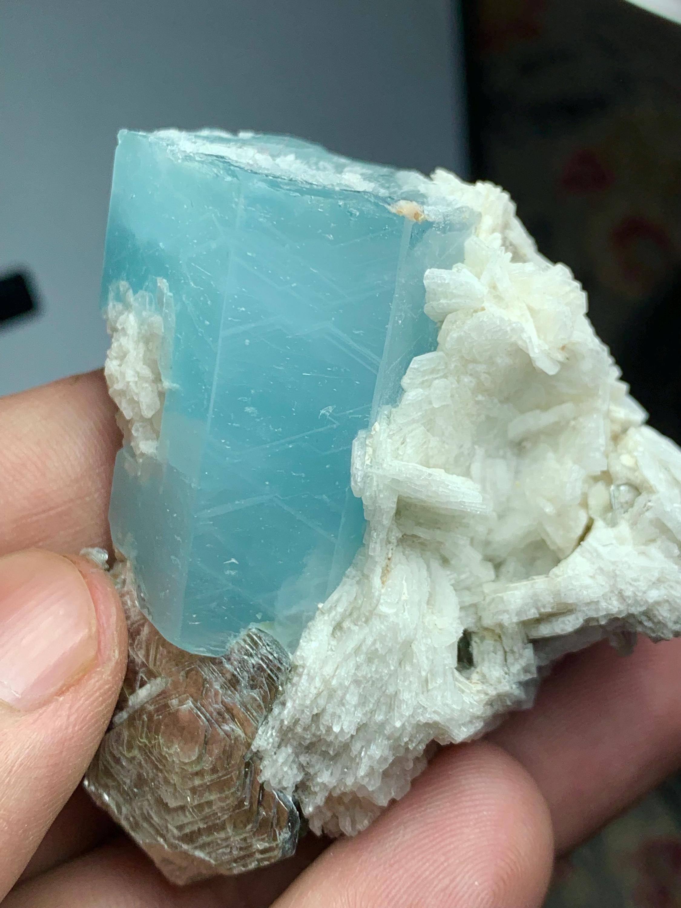 アフガニスタン産の青いアクアマリン（117グラム） - Etsy 日本