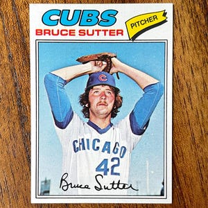 Carte de baseball HOF Bruce Sutter RC Topps 1977 n° 144, coins pointus, sans plis C3