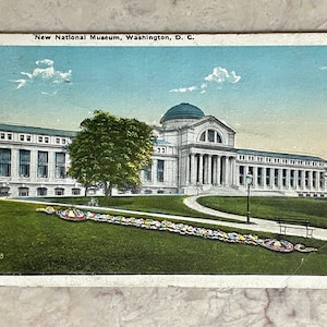 Carte postale de 1918 avec timbre perforé de 2 cents de George Washington de 1916-1919, New National Museum, Washington D.C., note manuscrite historique