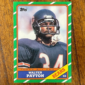 1986 Walter Payton Topps Football card #11, Chicago Bears Legend, sharp corners, no creases C2