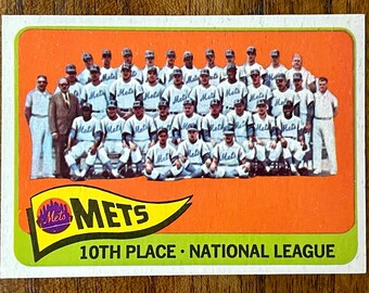 1965 Mets Team High Number Topps Baseball Card #551, sharp corners, no creases, Warren Spahn, Yogi Berra