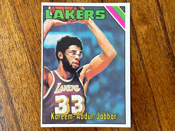 1975 Kareem Abdul-jabbar Topps Basketball Card #90, Sharp Corners
