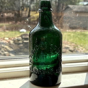 1800s cork top Hathorn Spring Saratoga NY Emerald Green Spring Water, Scarce bottle, no chips or cracks, New York T