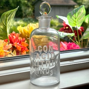 Early 1900’s Nitric Acid Chemical apothecary bottle w/ ground stopper, no chips or cracks