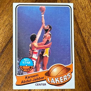 1979 Kareem Abdul-jabbar Topps Carte de basket n° 10, coins pointus, sans plis