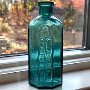 1860-1880 Bouteille octogonale Rumford 5 3/4" Chemical Works, riche couleur vert émeraude, apothicairerie très rare