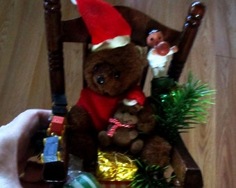 Vintage Bear, Christmas Bear, Wooden Chair, Vintage Christmas, Christmas Decor, Bear Ornaments, Teddy Bears, Santa Bear, Christmas Scene