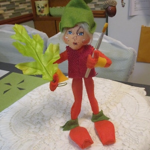 Annalee Elf, Artist Elf, Annalee Dolls, Fall Decor, Halloween Decor, Thanksgiving Decor, Vintage Annalee, Felt Dolls, Fall Leaves