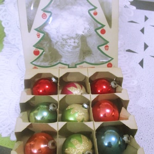 Shiny Brite, Vintage Ornaments, Christmas Ornaments, Boxed Ornaments, Retro Christmas, Vintage Christmas, Christmas Decor, Frosted Ornaments