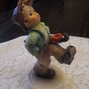 Happy Traveller, Hummel Figurine, Goebel Figurine, German Figurines, Vintage Hummels, Hummel Statue, Bon Voyage Gift, Hummel Traveller