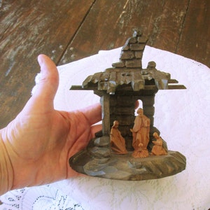 Carved Nativity, Miniature Nativity, Vintage Nativity, Nativity Set, Nativity Scene, Wooden Nativity, Vintage Christmas, Baby Jesus